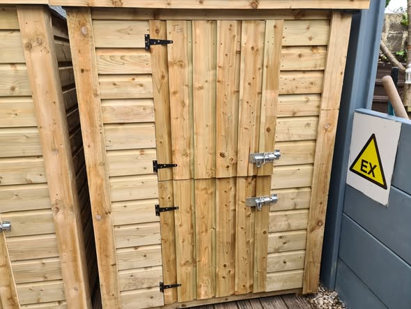 Dog Kennels - Image 6