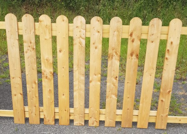 Picket Fence with Round Top