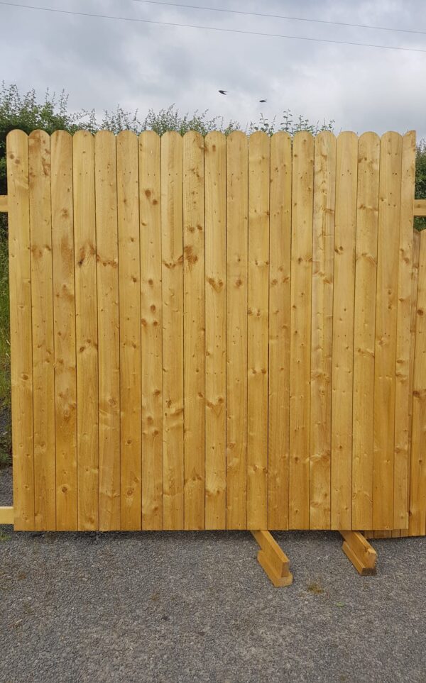Closed Board Picket Fence with Round Top - Image 2