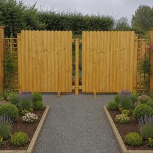 Closed Board Picket Fence with Round Top